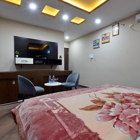 Hotel Lilac Doors باتنا المظهر الخارجي الصورة