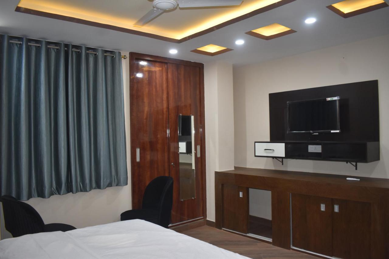 Hotel Lilac Doors باتنا المظهر الخارجي الصورة
