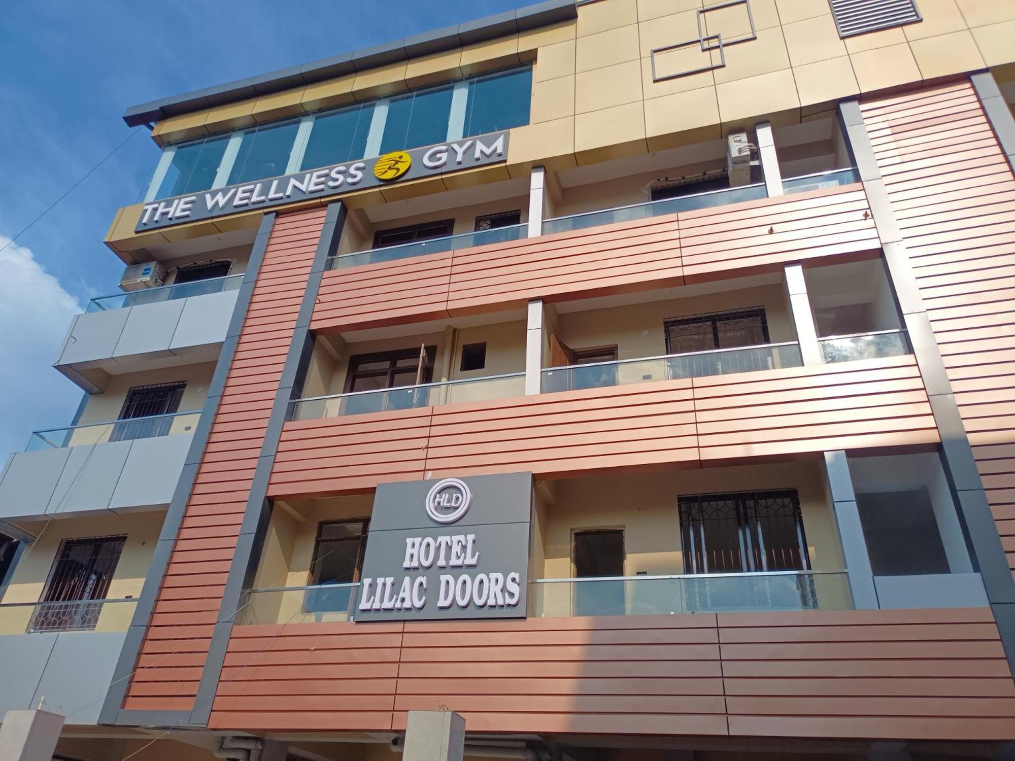 Hotel Lilac Doors باتنا المظهر الخارجي الصورة