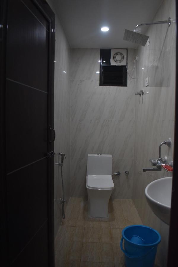 Hotel Lilac Doors باتنا المظهر الخارجي الصورة