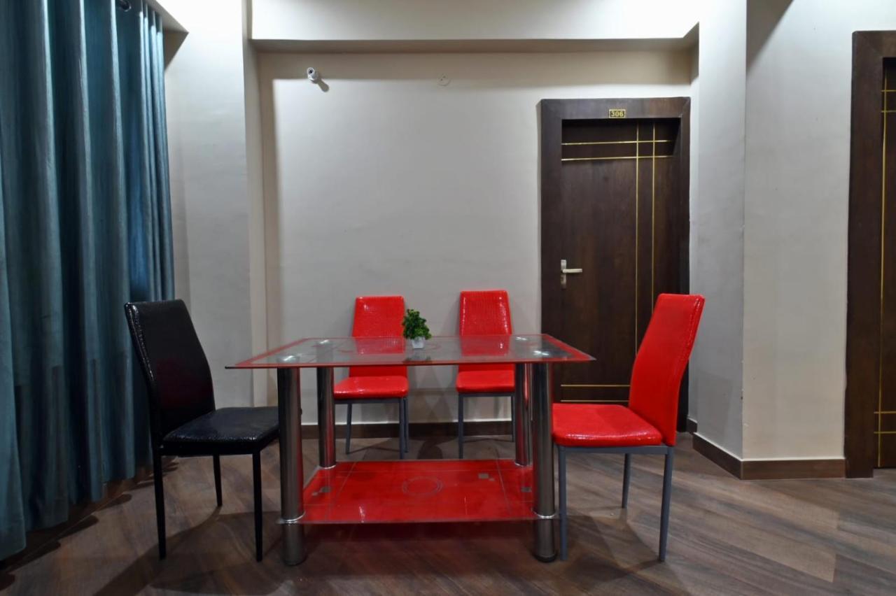 Hotel Lilac Doors باتنا المظهر الخارجي الصورة