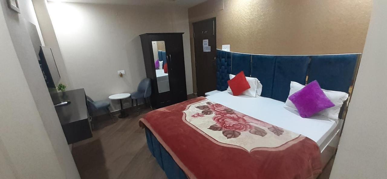 Hotel Lilac Doors باتنا المظهر الخارجي الصورة