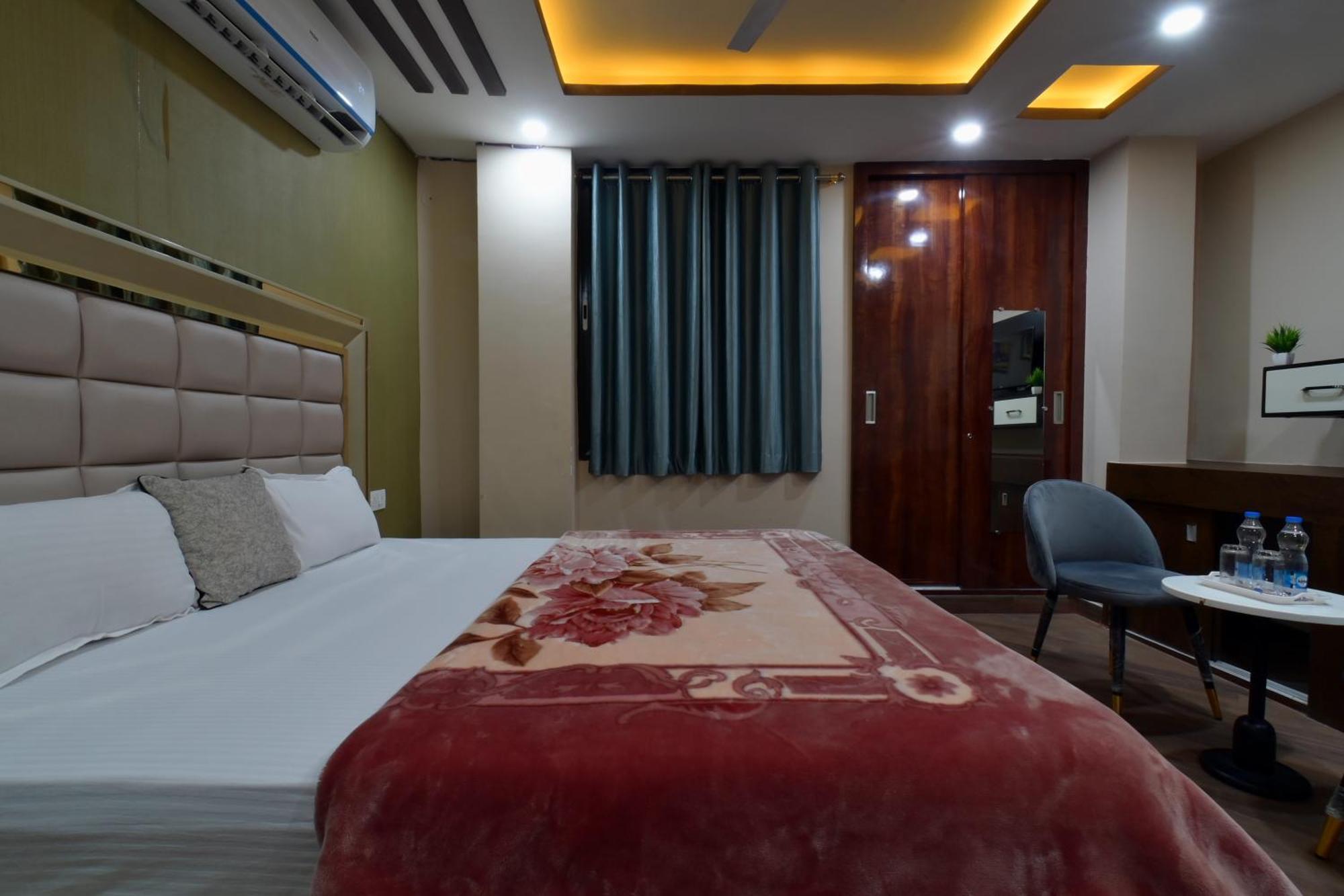Hotel Lilac Doors باتنا المظهر الخارجي الصورة