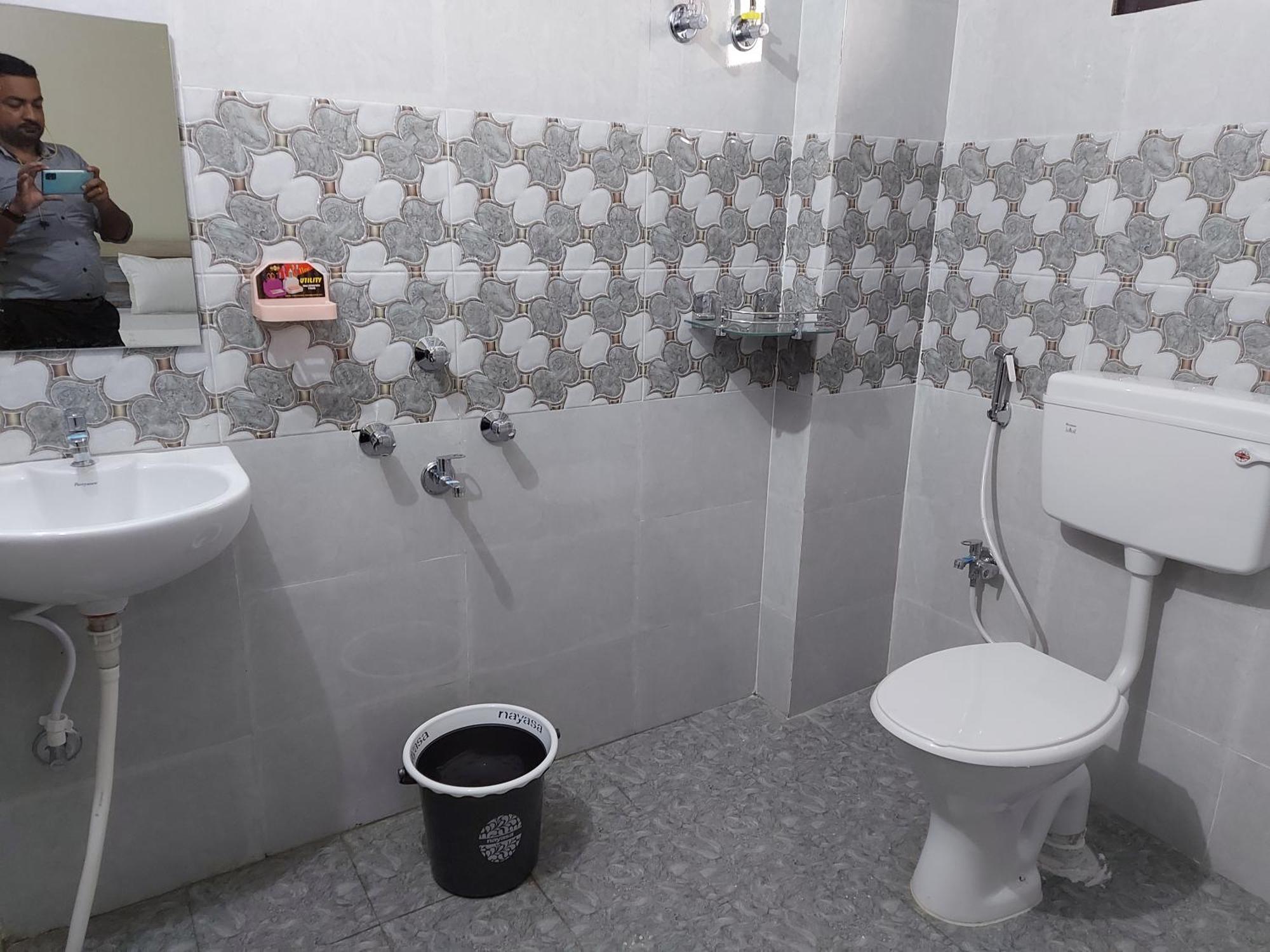 Hotel Lilac Doors باتنا المظهر الخارجي الصورة