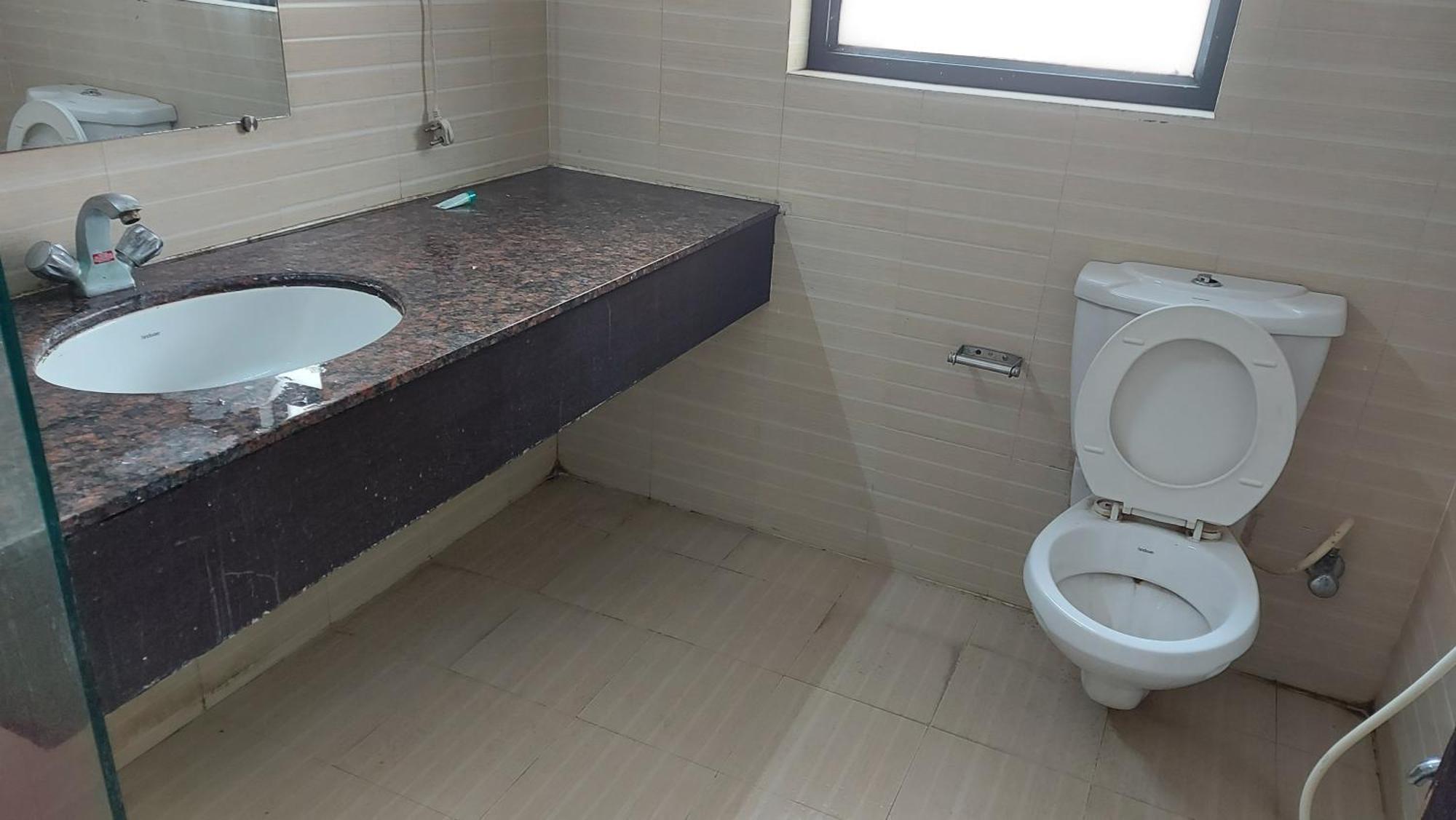 Hotel Lilac Doors باتنا المظهر الخارجي الصورة